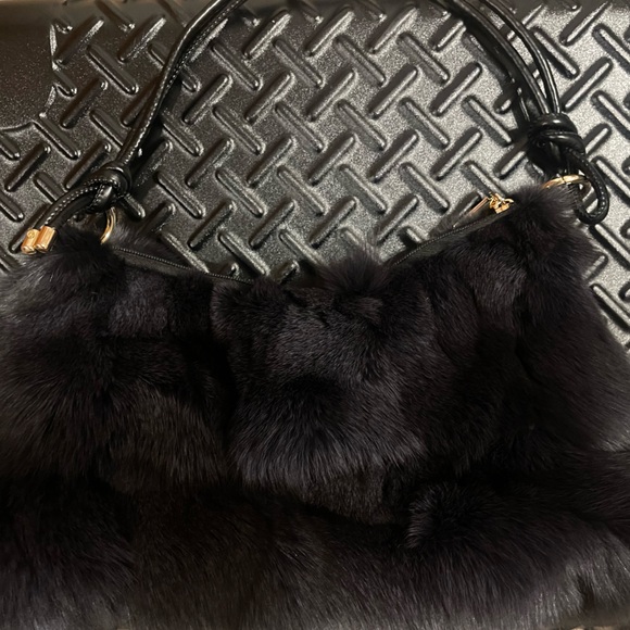 Women's Plush Faux Fur Shoulder Bag - Black - Picture 2 of 3